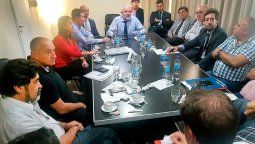 Luz y Fuerza desconoce la competencia provincial y no hay negociación con Epec