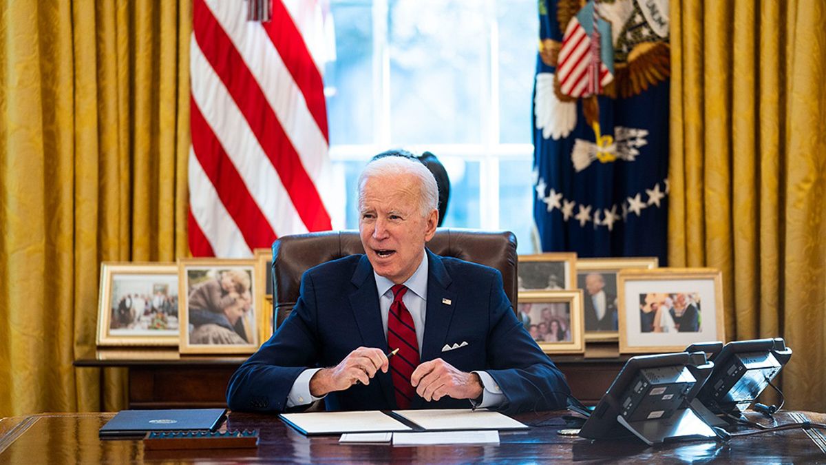 Joe Biden consideró que Putin no puede permanecer en el poder.