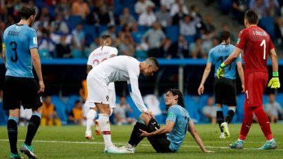 Cavani sigue probando, pero no llegaría