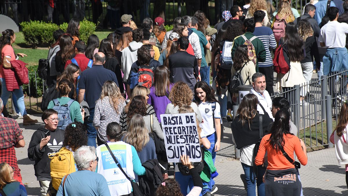 La masiva movilización en Río Cuarto en respaldo a las universidades. Foto: Estela Zogbe.