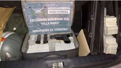 Iban de Córdoba a Capital Federal con un millón de dólares en el baúl