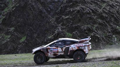 Guerlain Chicherit ganó la 3º etapa en Autos. Nasser Al-Attiyah mantiene la punta en la General
