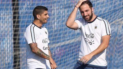 Higuaín y Banega, cerca de la premier