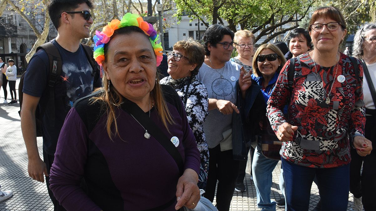 PAMI: los festejos en la plaza por el día del jubilado