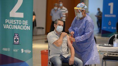 Esperan las vacunas de AstraZeneca y Sinopharm antes de fin de mes