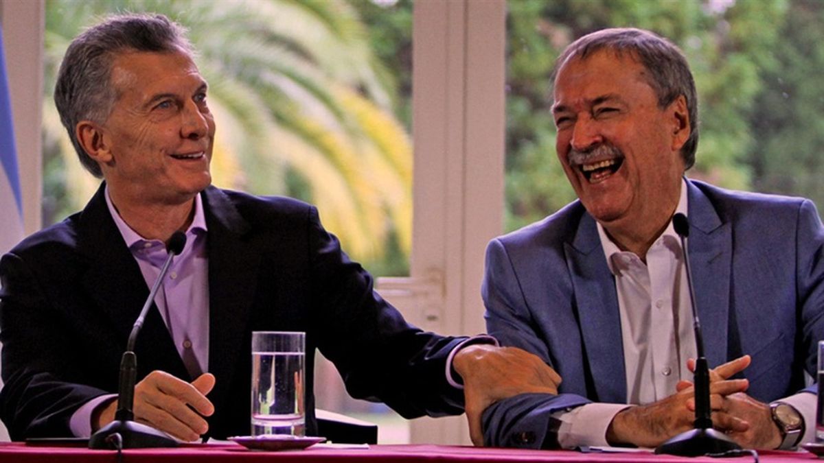 mauricio-macri-junto-al-mandatario-provincial-juan-schiaretti