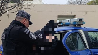 Se metió a una casa ajena y justo lo vio una vecina