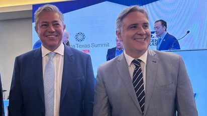 Ante petroleros nacionales y extranjeros, Llaryora promueve el cluster del petróleo, gas y minería de nuestra provincia