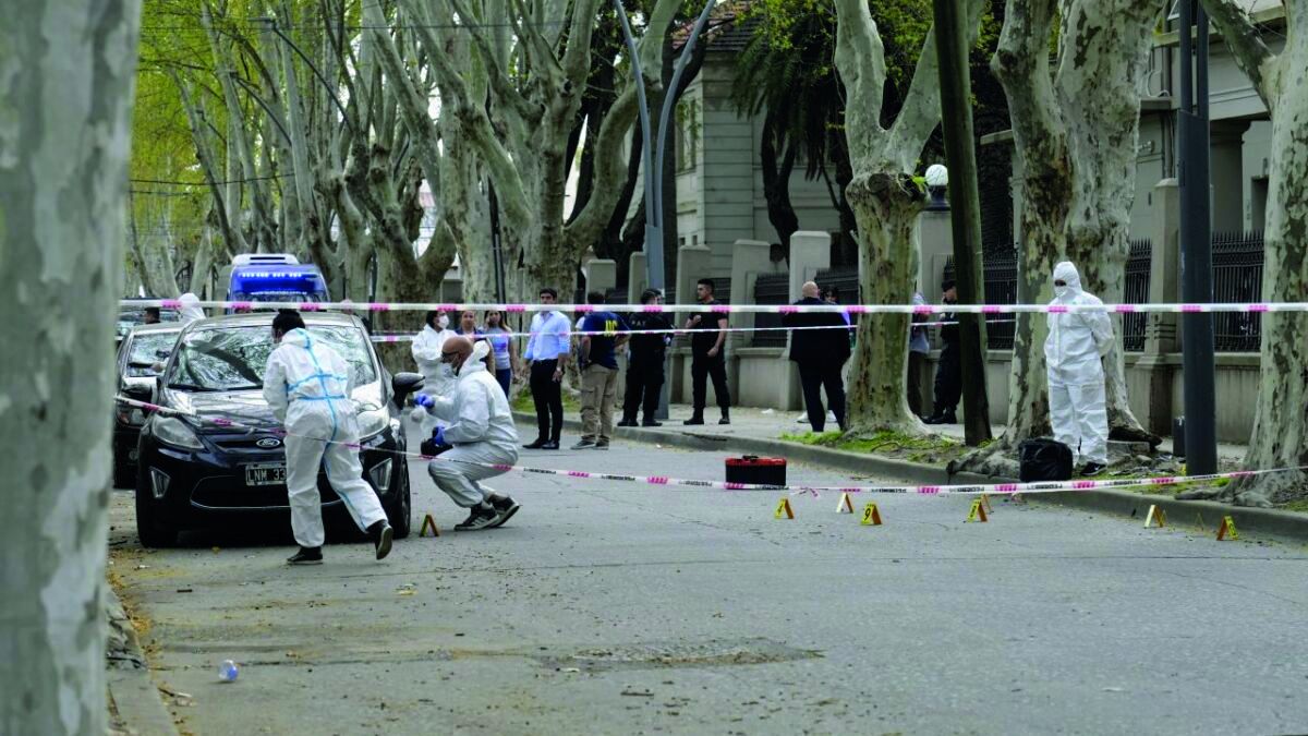 Matan a balazos a un policía en el ingreso a la Agencia de Investigación Criminal de Rosario
