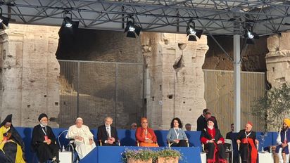 Alicia Peresutti en Roma: disertó junto al papa Francisco sobre trata de personas