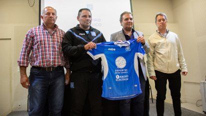 Tras la presentación formal, Acuña tuvo su primer día como técnico Celeste