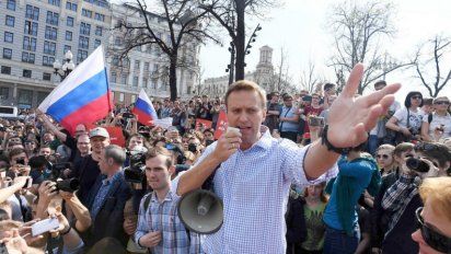El dirigente opositor ruso Alexei Navalny deslizó que quisieron envenenarlo en la cárcel