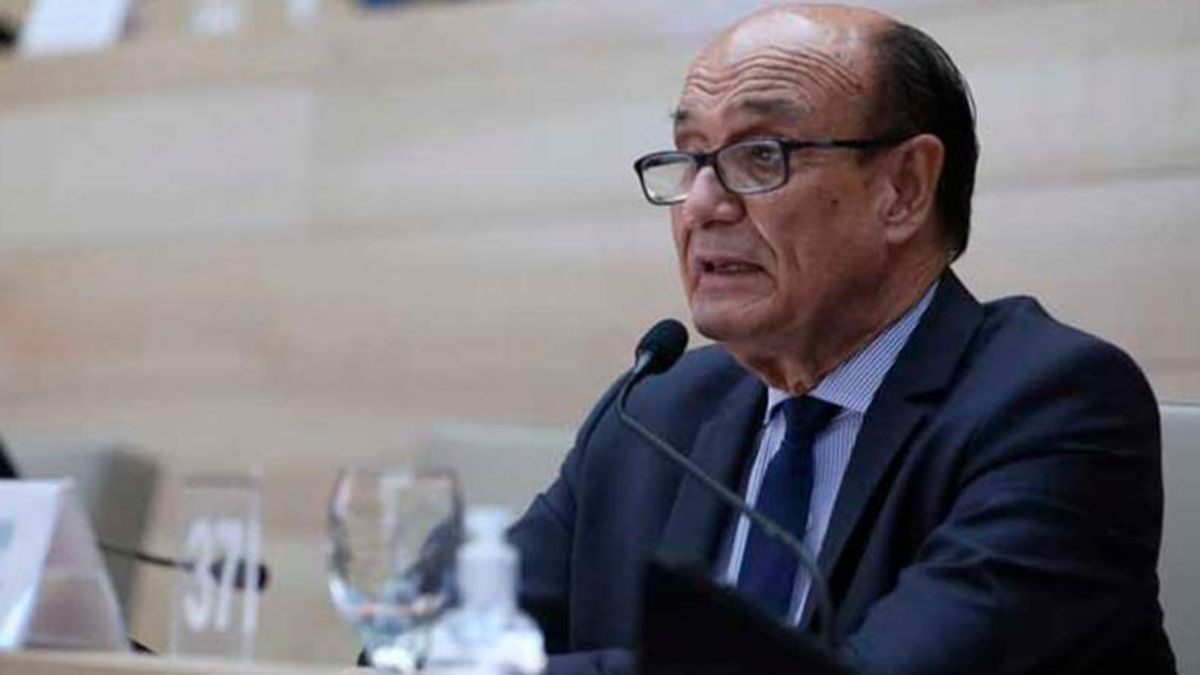 Oscar González renunció a la presidencia provisoria de la Legislatura