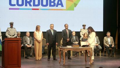 El gobernador Llaryora defendió la salud y la educación públicas