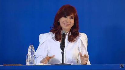 La vicepresidenta firmó un aumento salarial de $30 mil para empleados del Poder Legislativo