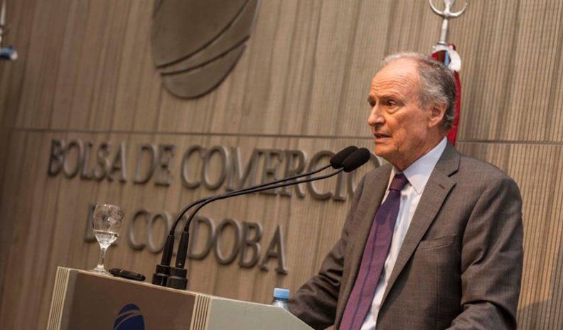 Manuel Tagle es el flamante presidente de la Bolsa de Comercio de Córdoba. Dijo que la turbulencia va a ceder porque el tipo de cambio va encontrando un nivel de equilibrio. Admitió que las empresas deberán corregir algunas proyecciones para 2018.