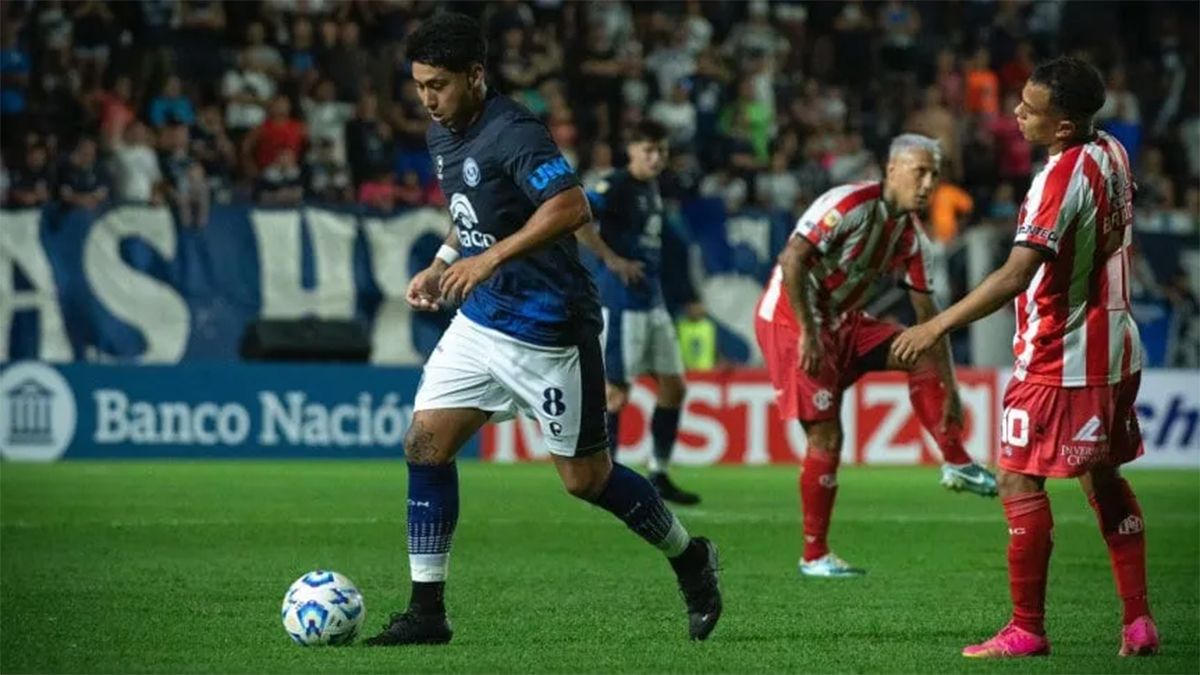 Independiente Rivadavia y Barracas Central empataron 0-0 en Mendoza en un mal partido