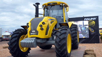 El Audaz 2200 de Pauny, con 220 HP, especial para siembra directa.