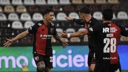 El festejo de Solari tras adelantar a Newells frente a Platense.