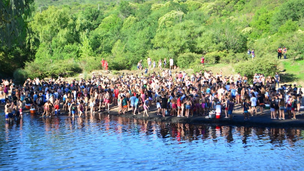 Las autoridades buscan evitar aglomeraciones y las fiestas clandestinas.