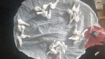 Secuestraron 35 dosis de cocaína en una vivienda de Cola de Pato