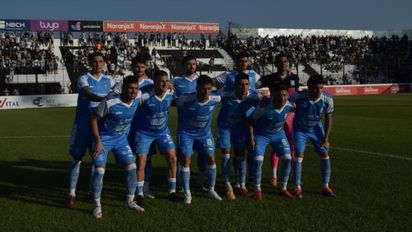 Estudiantes no pudo con For Ever pero se mantiene en lo alto de la tabla