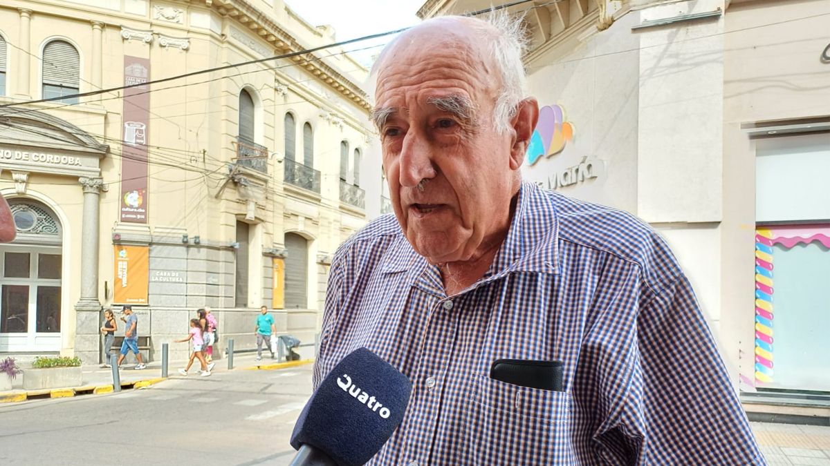 La opinión de la gente sobre el horario corrido en los comercios. Foto: Andrés Oviedo.