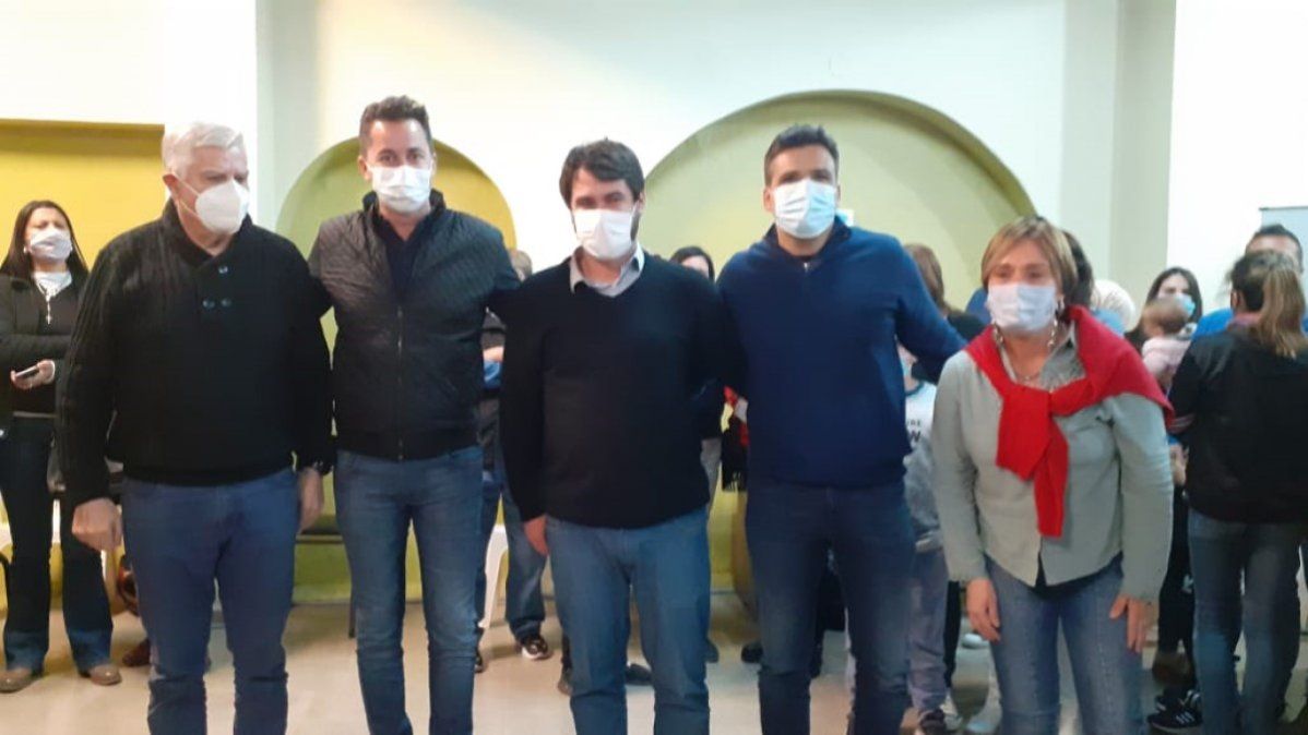 Funcionarios provinciales y el flamante intendente.