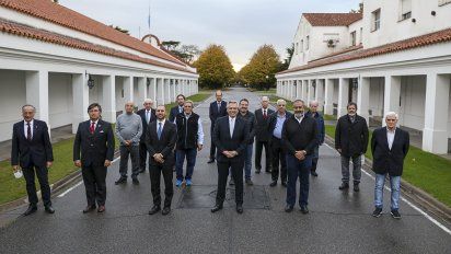 Alberto Fernández recibió fuerte respaldo de empresarios y trabajadores por la deuda