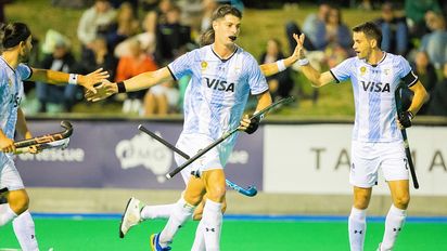 Los Leones le ganaron a Australia y las Leonas cayeron ante el mismo rival