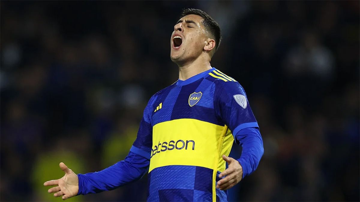 Miguel Merentiel festeja el triunfo a Almirante Brown de Adrogué 2 a 1, que le permite al Xeneixe el pase a 8avos de la Copa Argentina