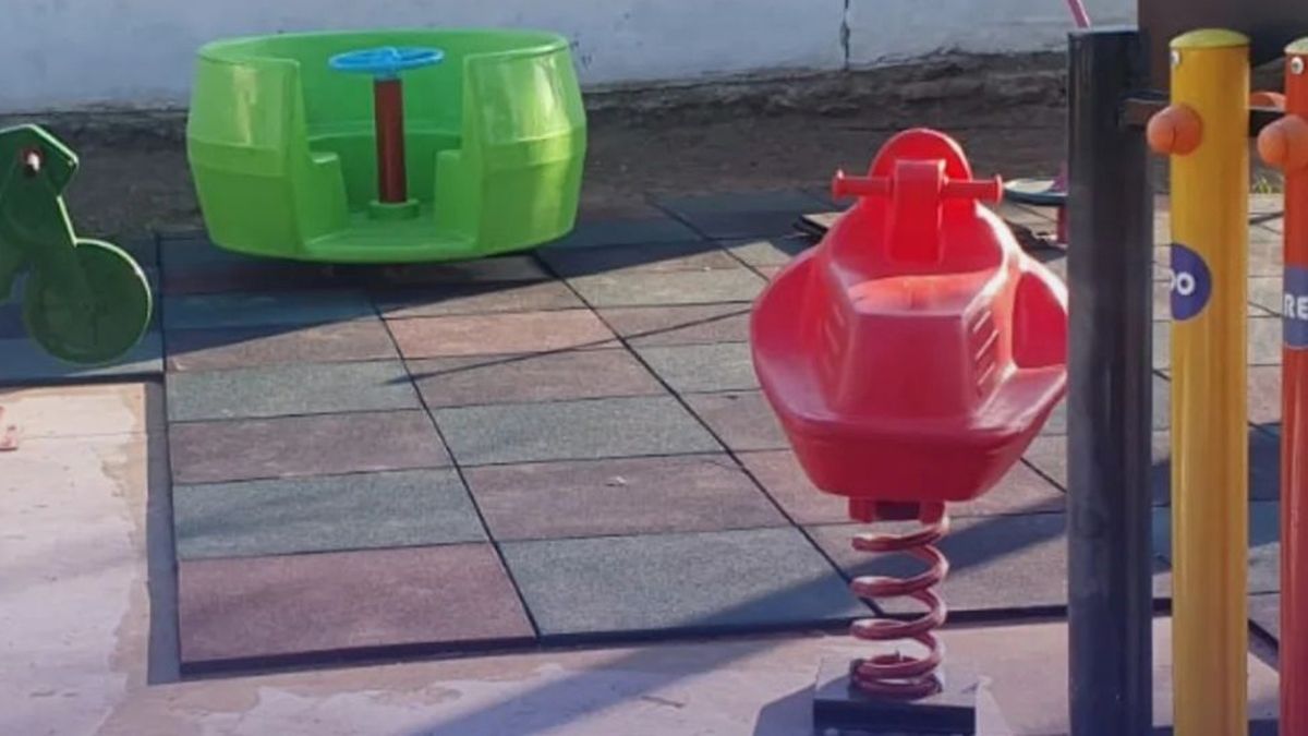 Construyen una plaza para niños con autismo en General Deheza