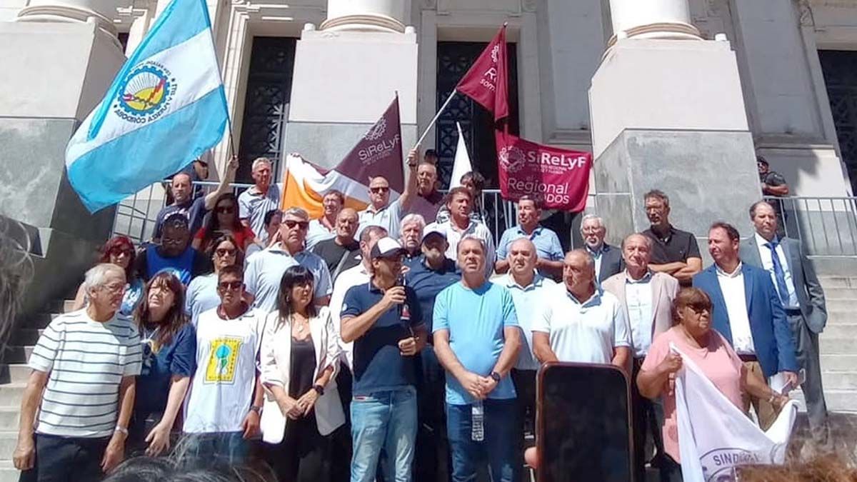 Gremios presentaron un amparo colectivo contra la Ley Jubilatoria
