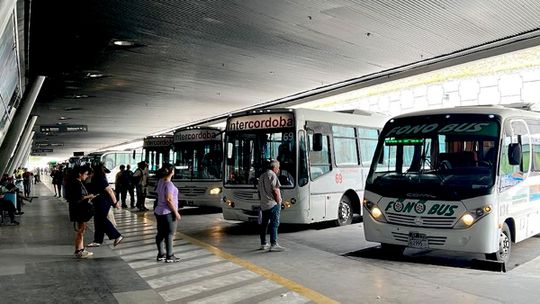 AOITA anunció asambleas para el lunes y no descarta un paro en el transporte AOITA anunció asambleas para el lunes y no descarta un paro en el transporte