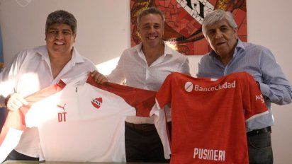 Lucas Pusineri firmó su contrato y es el nuevo entrenador de Independiente