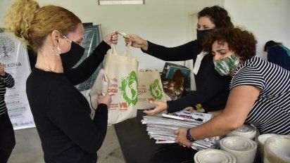 Canjearon casi 700 kilogramos de residuos por frutas