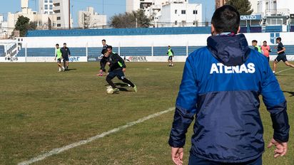 Bringas paró el posible equipo de Atenas con Barrera y Oyola entre los titulares