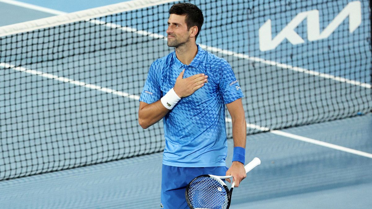 Novak Djokovic ganó en su primera presentación en el Abierto de Australia y fue ovacionado