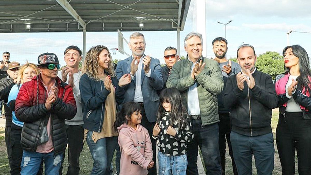 El viceintendente Pretto participó del acto de inauguración junto con el gobernador Llaryora.