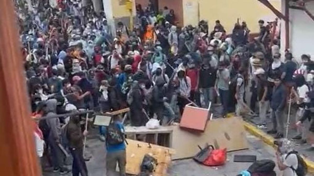Perú: Según medios locales lasexigencias de los universitarios sonmás maestros