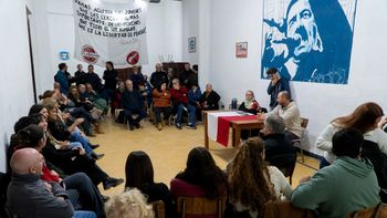 El radicalismo debate en asamblea.Foto: Andrés Oviedo