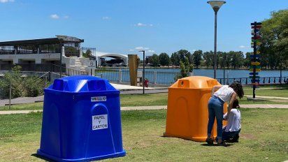 Campanas de reciclaje en inmediaciones del puente Perón