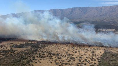 Bomberos contuvieron el incendio en Panaholma y en cercanías a Cruz de Caña