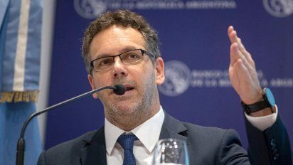 Sandleris aseguró que están frenando la caída de las reservas