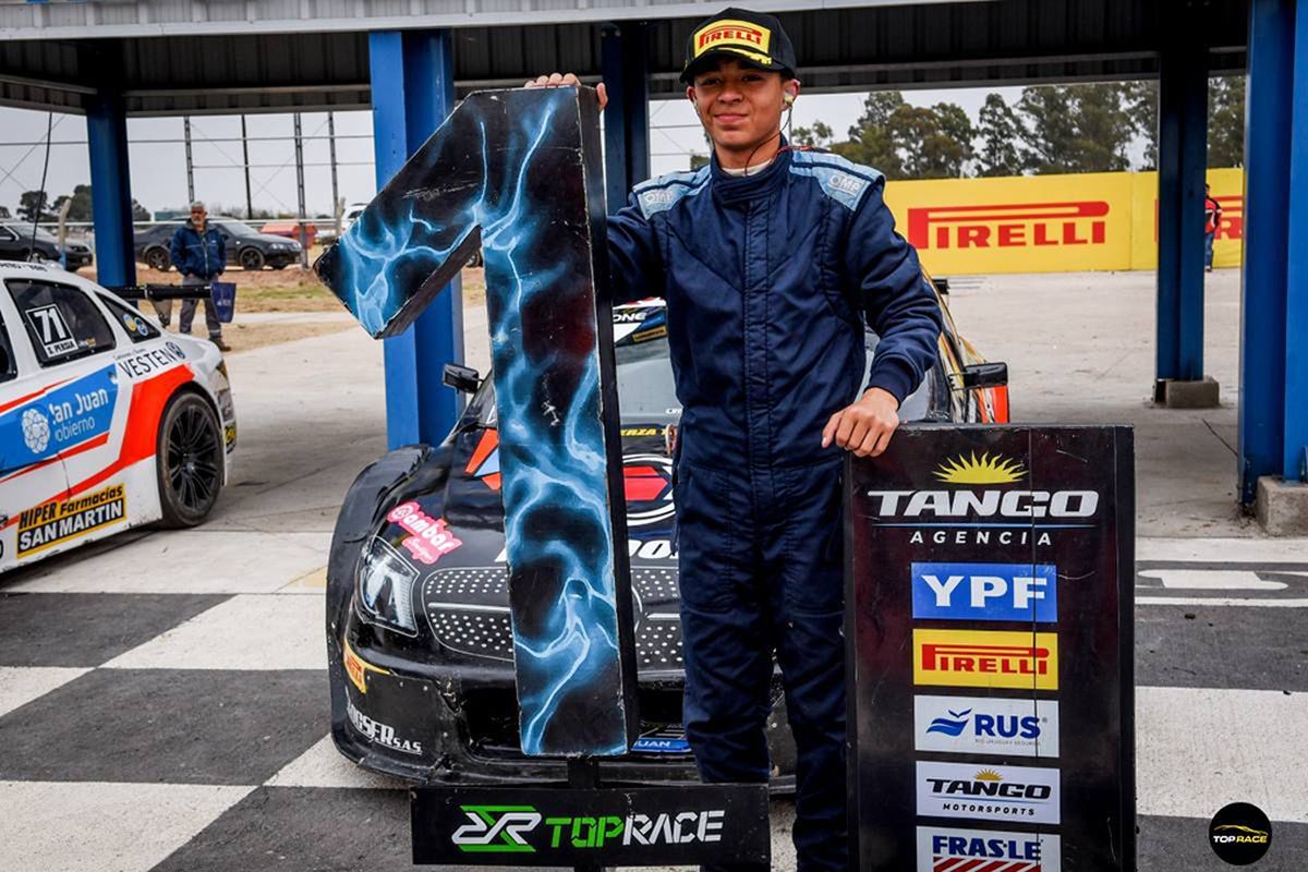 Lautaro Campione, con sólo 15 años ya logró tres triunfos en la categoría y lidera el campeonato, logró en Río Cuarto un fin de semana perfecto