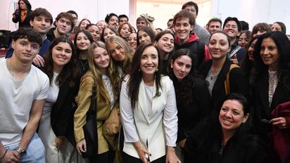 Villarruel se mostró con universitarios mientras Milei sigue su gira por EEUU