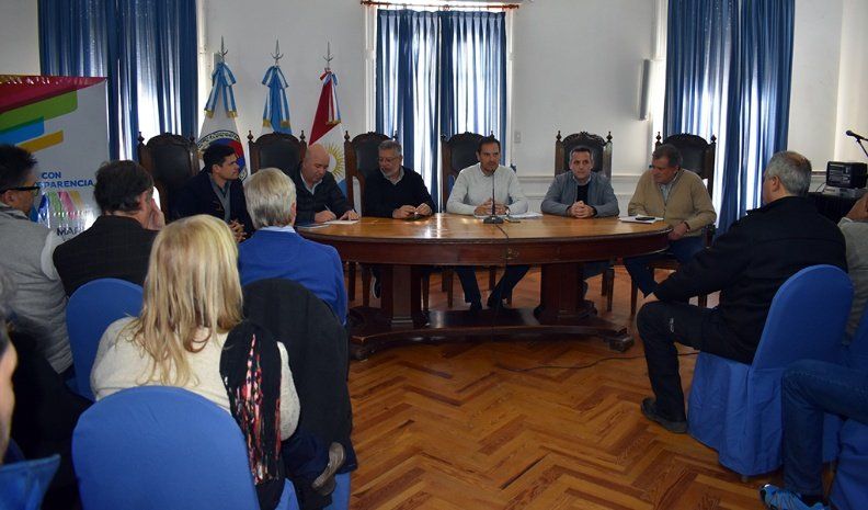 Gill  dio detalles de la nueva etapa del plan ante vecinalistas y dirigentes barriales.