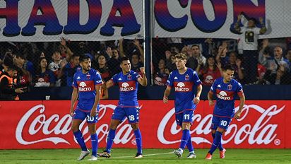 Tigre le ganó a Huracán y complicó la continuidad de su DT Dabove