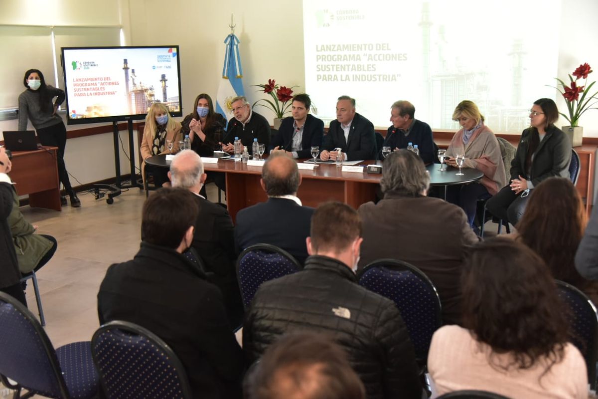 La firma del acuerdo tuvo lugar en las instalaciones del Parque Industrial de Villa María.