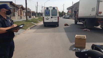 Un motociclista falleció tras impactar con un camión en barrio Bimaco